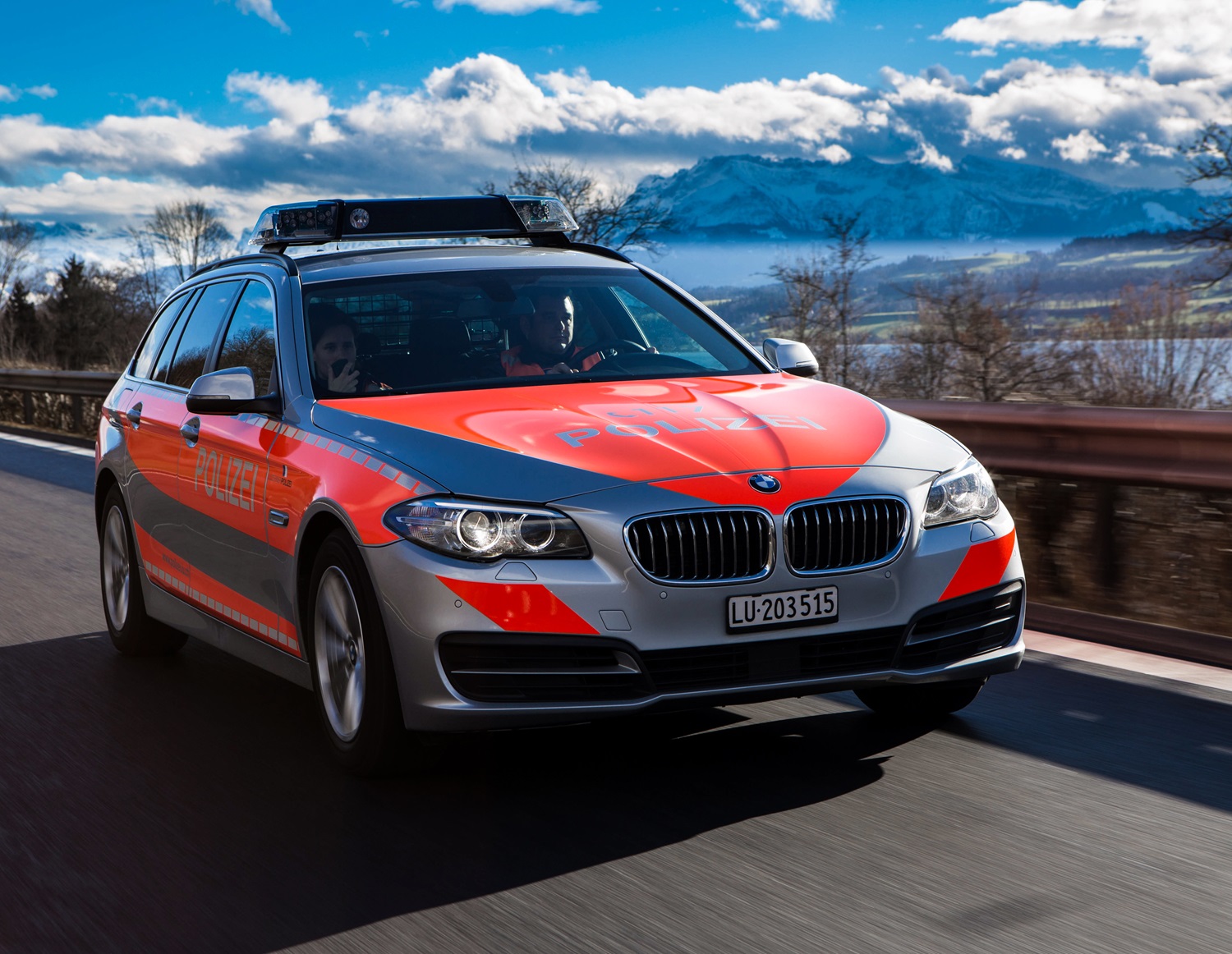 Stadt-Luzern-LU-Achtundzwanzigj-hriger-Velofahrer-bei-Kollision-mit-Taxi-verletzt