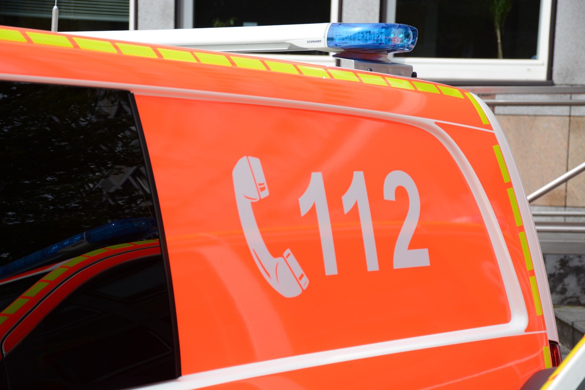 Langenfeld, Nordrhein-Westfalen: Seniorin (73) nach Auffahrunfall im Krankenhaus