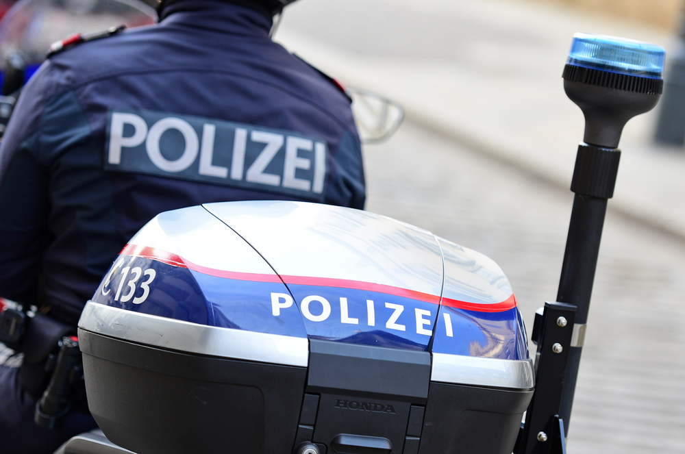 Tirol-Mitarbeiter-verschwindet-mit-Firmen-Lkw-Polizei-greift-auf-der-A13-ein