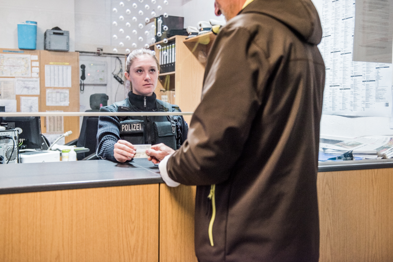 Erfurt-Th-ringen-Schreck-am-Flughafen-verlorener-Ausweis-taucht-Stunden-sp-ter-auf