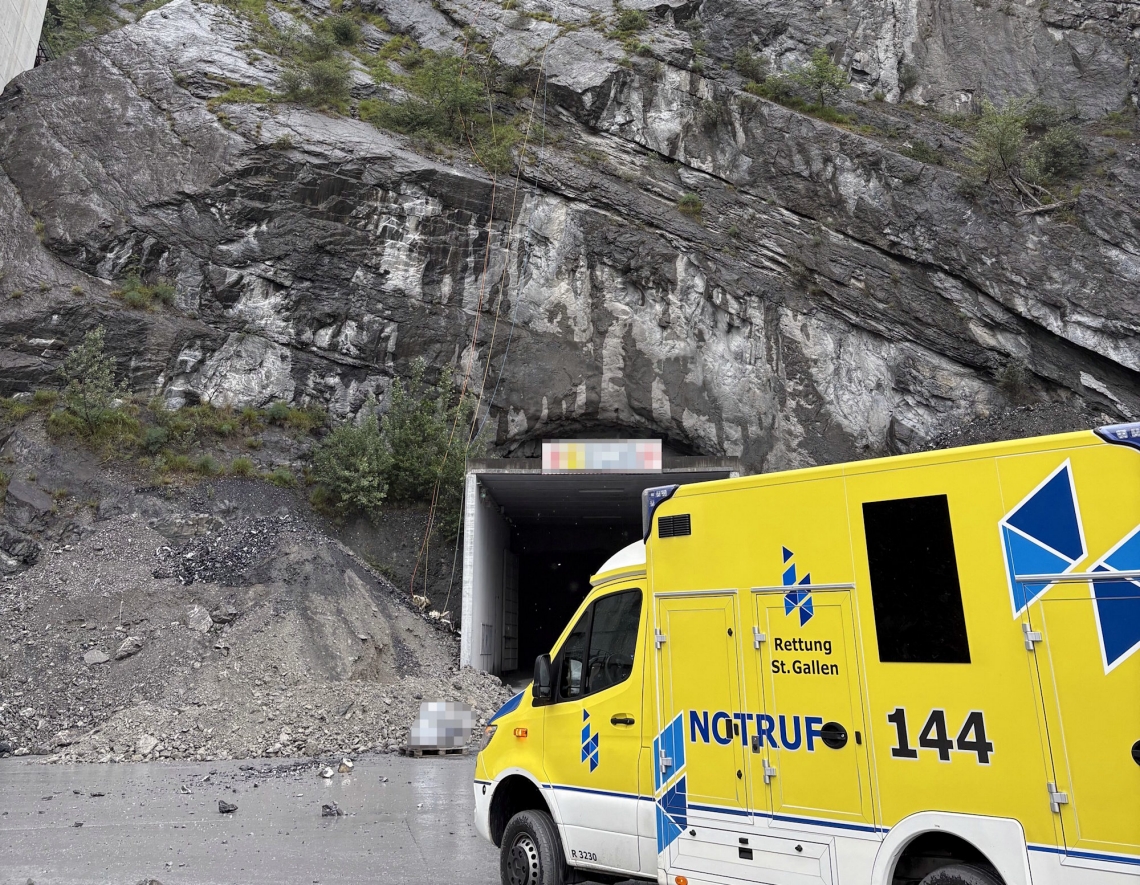 Tr-bbach-SG-Arbeiter-von-Felsbrocken-getroffen-und-schwer-verletzt