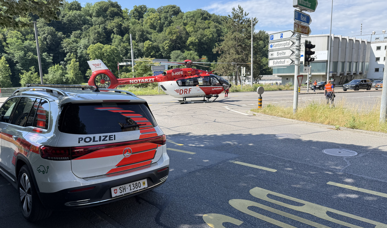 Schaffhausen SH: Person nach medizinischem Notfall mit Helikopter ins Spital geflogen
