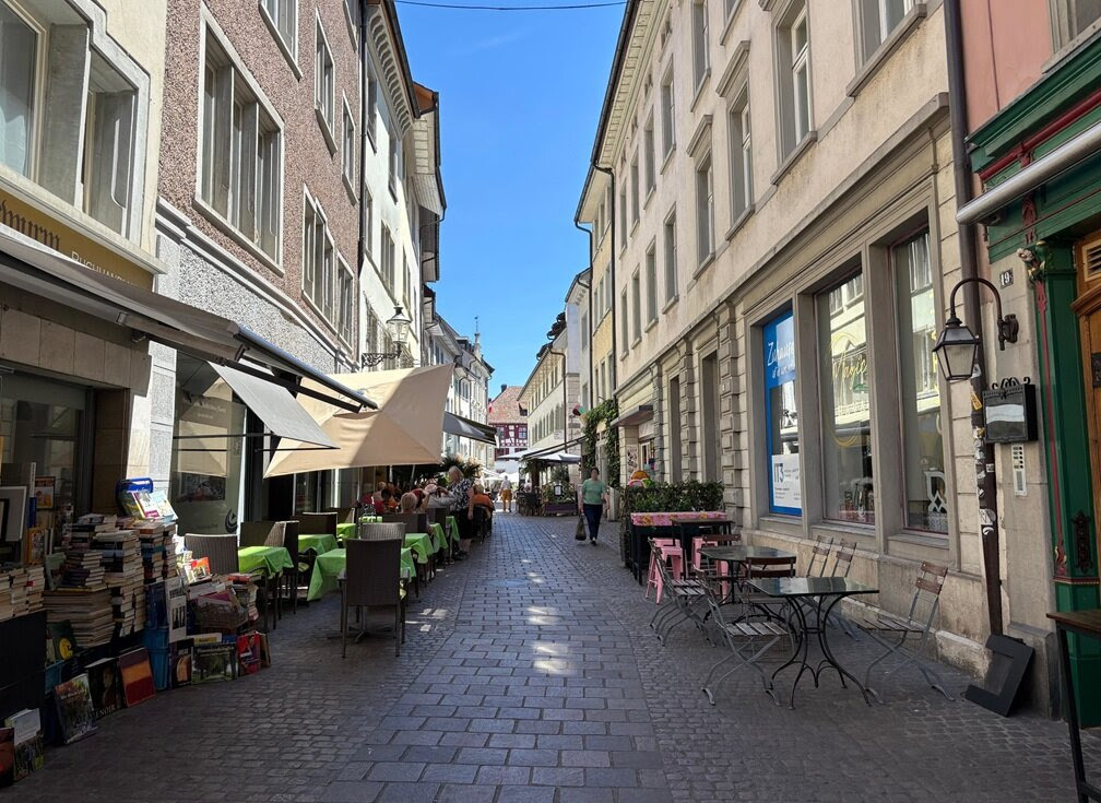 Schaffhausen-SH-Hilferufe-alarmieren-Polizei-Frau-bei-Messer-Gewaltdelikt-verletzt