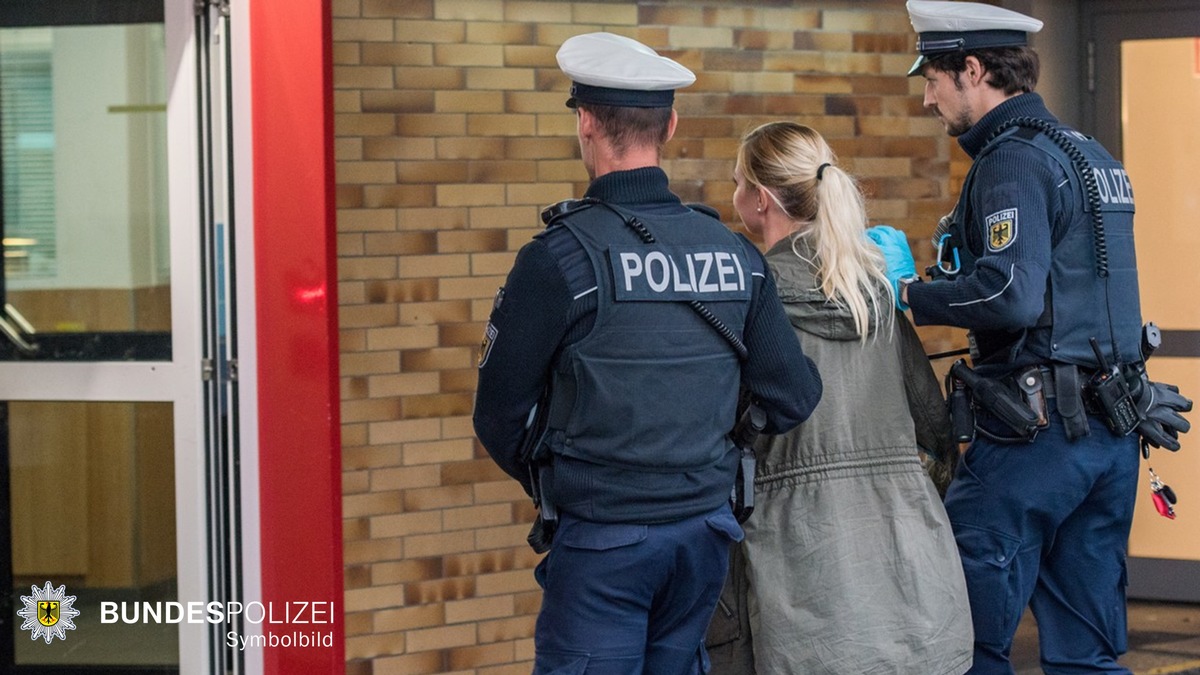 M-nchen-Bayern-Beziehungsstreit-endet-mit-Polizeieinsatz-am-Ostbahnhof
