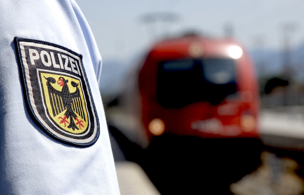 Rosenheim-Bayern-Bundespolizei-stoppt-mehrere-mutma-liche-illegale-Einreisen