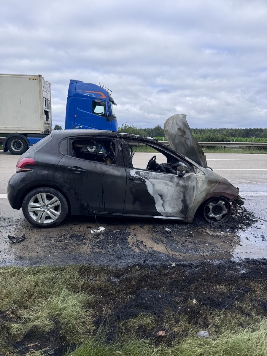 Bispingen-Niedersachsen-Fahrzeugbrand-sorgt-f-r-Stau-auf-der-A7