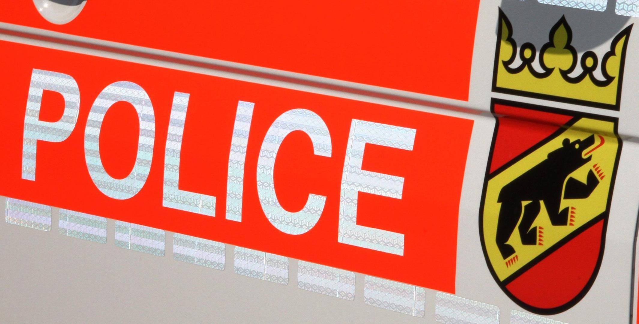 Kirchberg-BE-Mofafahrerin-prallt-in-abbiegendes-Auto-und-wird-schwer-verletzt