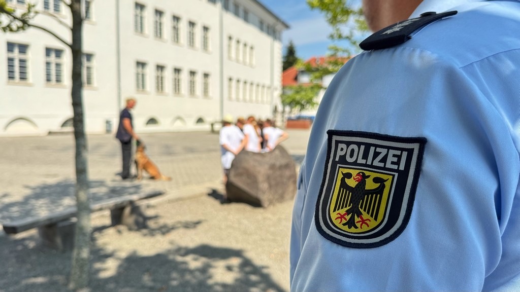 St-Ingbert-Saarland-Bundespolizei-warnt-Sch-ler-vor-Gefahren-an-Bahnanlagen
