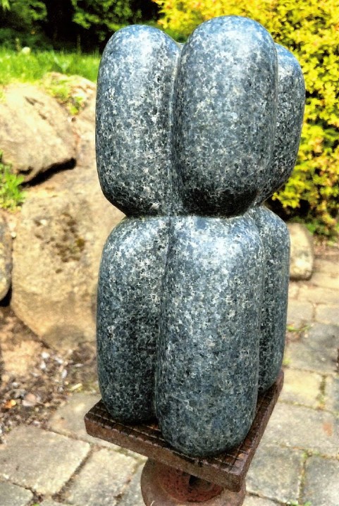 Wreechen-MV-Granitskulptur-aus-Au-engalerie-gestohlen-Polizei-sucht-Zeugen