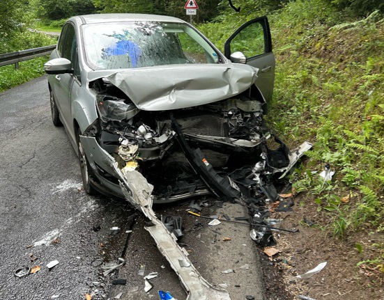 Gummersbach-NRW-Frontalcrash-im-Kurvenbereich-Frau-schwer-verletzt