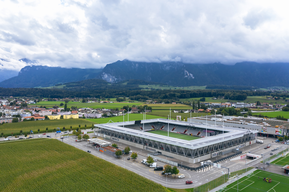 Thun-BE-Champions-League-Spiel-und-A6-Sperrung-sorgen-f-r-Verkehrsprobleme