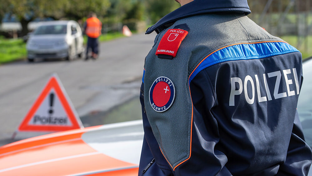 Lachen-SZ-E-Bike-Fahrer-st-rzt-nach-medizinischem-Problem-erheblich-verletzt